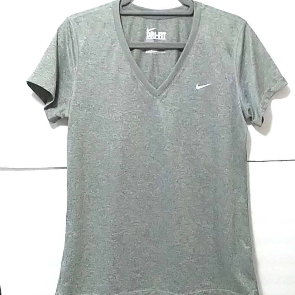 Nike Dri-Fit Grey T-shirt L